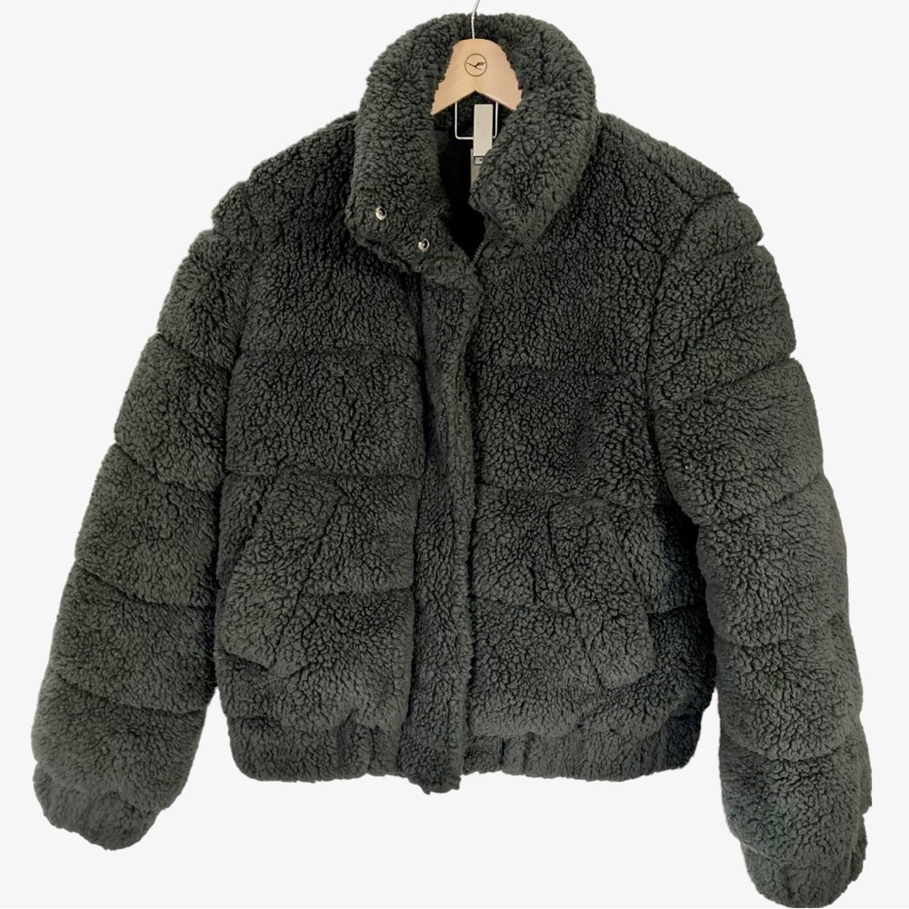 NWOT UpWest Sherpa Puffer Cropped Grey Jacket Size S (Small)